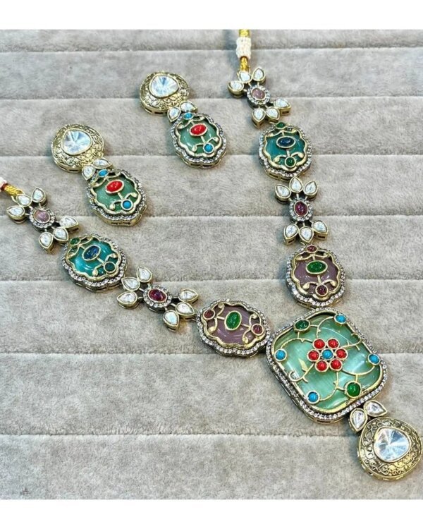 Navratan Jadau Kundan Set