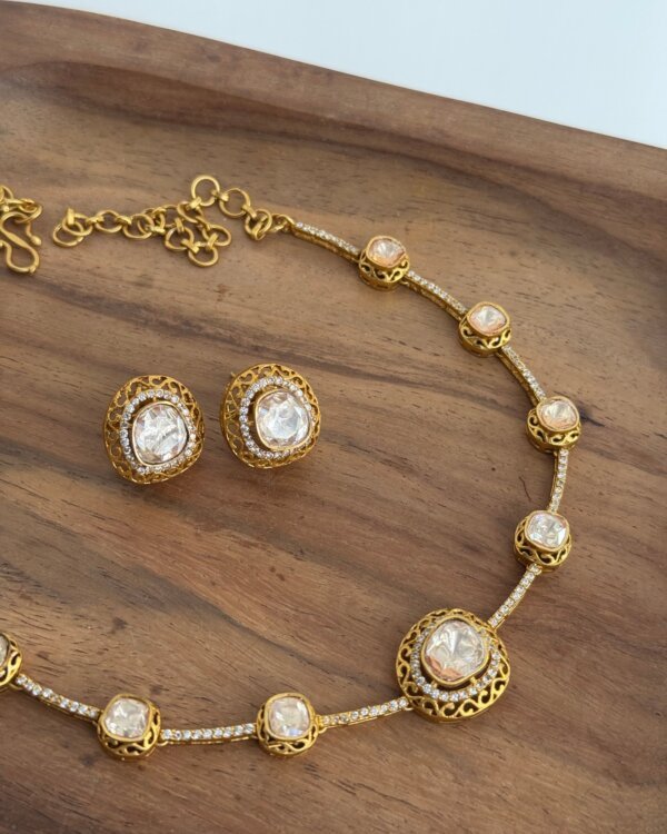 Mukthi Sleek Moissanite uncut PolkiSet -Matt golden finish 3 1008055561